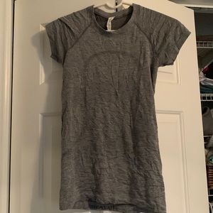 Lululemon swiftly tech size 4